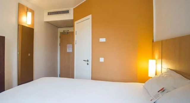 Номер Standard Royalbirds Hotel & Towers
