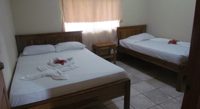 Трёхместный номер Standard с видом на горы Hotel Casa Moreno - Hostel