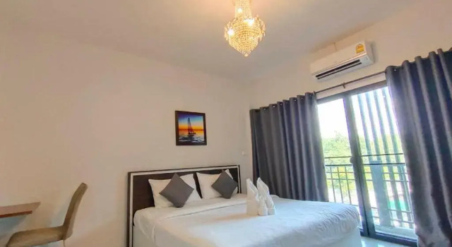 Двухместный номер Deluxe с балконом Bann Tawan Hostel Chiang Rai