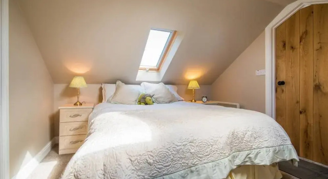 Super Spacious Barn Conversion With Free Wifi, Netflix Fireplace, Buchen Sie Hotel Tarvin 