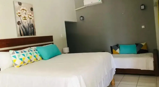 Airport Beach Hotel, Забронировать Отель Отели Монтего-Бэй с парковкой, Парковка