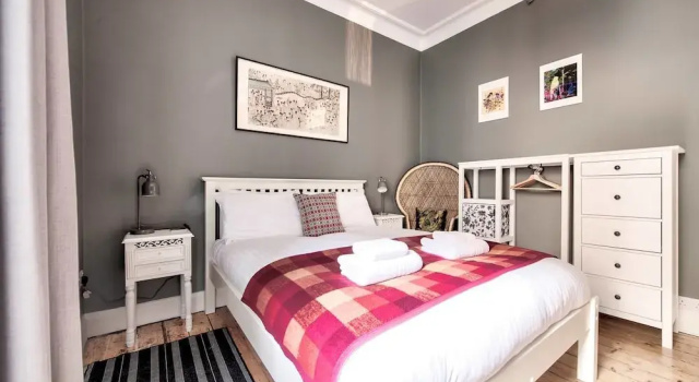 Stylishly Presented City Centre Apartment, Забронировать Апартаменты/квартира Апартаменты Эдинбурга, рядом с St George's West Church, Апартаменты/квартира