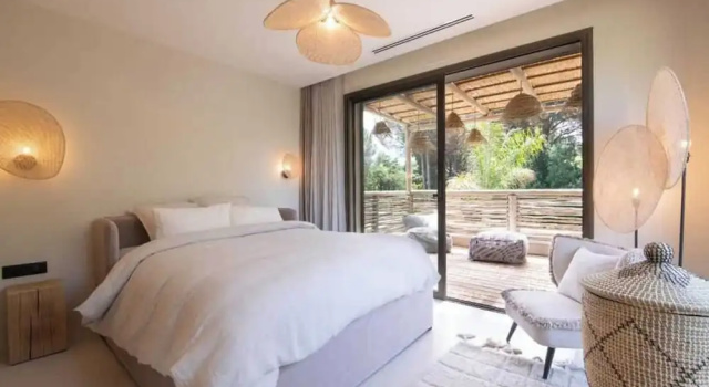 Prestige Villa a/c 12P With Pool & Lounge