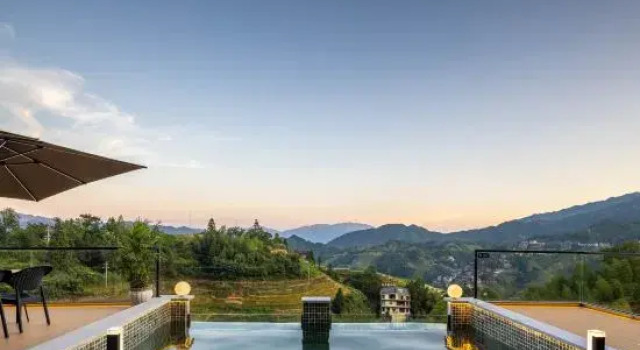 Chenyunxuan·Cloud Pool Panoramic Hotel (Jinfo Ding No.3 Observation Deck Branch)