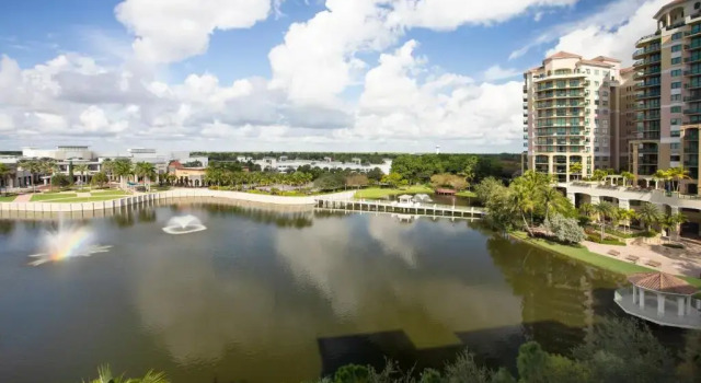 Номер Standard с видом на озеро Hilton Garden Inn Palm Beach Gardens