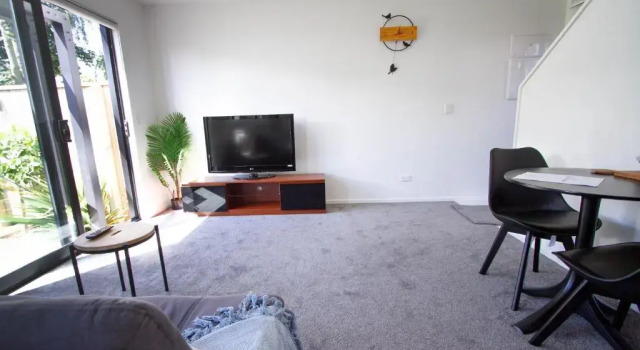 1 Bedroom Gem with Hagley Park at Your Doorstep, Забронировать Отель Аддингтон Крайстчёрч