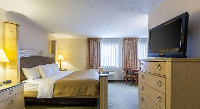 Двухместный люкс Baymont by Wyndham Omaha SW