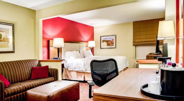 Номер Deluxe Hampton Inn St. Joseph