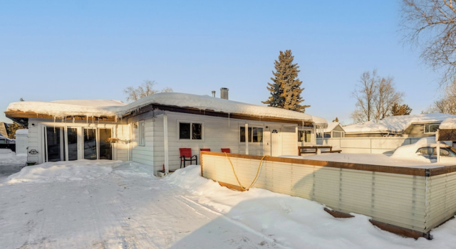 Walkable Adventure Base in Midtown Anchorage, Book Feriehus Sommerhuse i Anchorage, Hytte