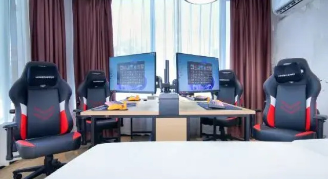 Кровать в общем номере Luban esports hotel (Haikou Meiyuan Road No.4 Middle School Branch)