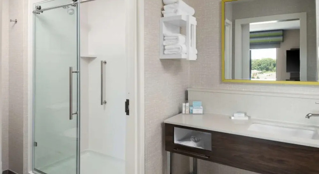 Четырёхместная студия Hampton Inn & Suites Avon Indianapolis