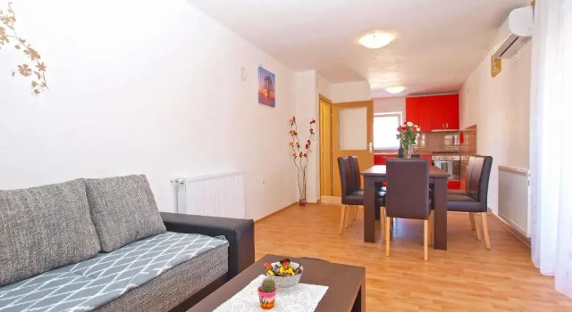Apartments Mala Vala 1332, Prenota Appartamento Valbandon Istria