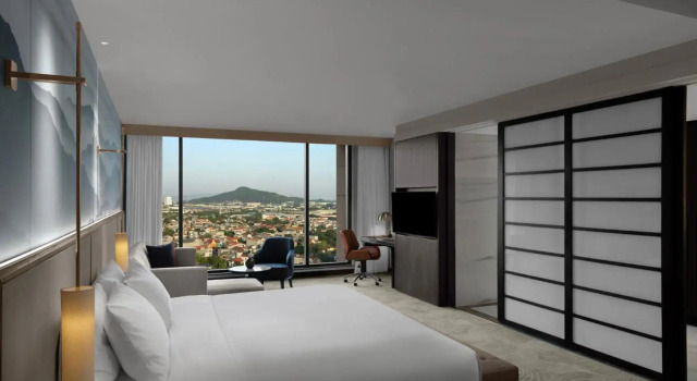 Crowne Plaza Vinh Yen City Centre, Varaa Hotelli Hotellit Vinh Phuc aamiaisella, Aamiainen