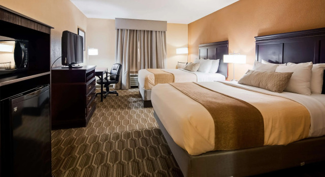 Четырёхместный номер Standard Best Western Granbury Inn & Suites