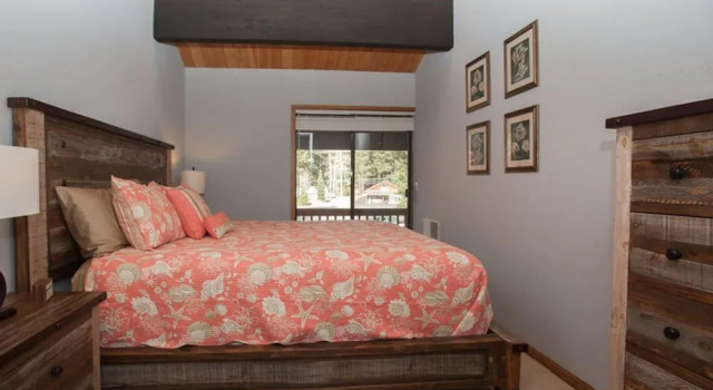 Donner Vista at Donner Lake Village Resort by Tahoe Mountain, Забронировать Курортный отель Donner Lake Village штат Калифорния
