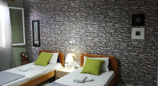 Hotel Efyra, Prenota Hotel Kanallaki 
