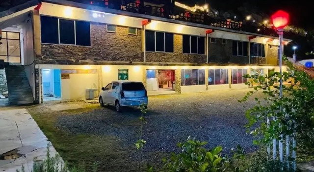 Betab Sahil Hotel & Restaurant, Забронировать Отель Отели Свата с парковкой, Парковка