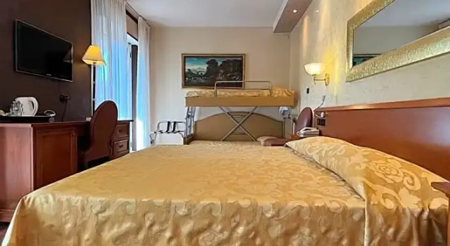 Четырёхместный номер Standard Hotel Regina