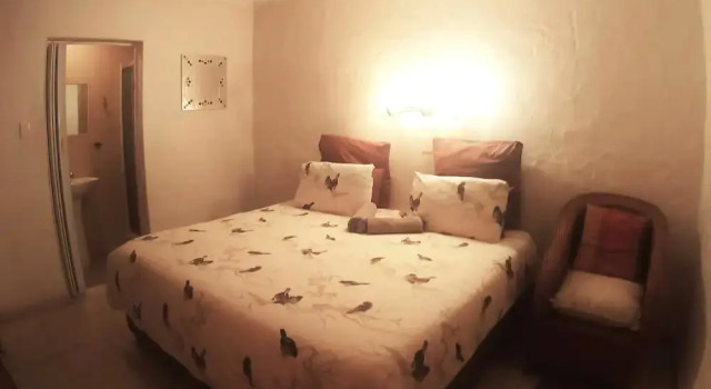 Acquila Guest House, Забронировать Гостевой дом Блафф Дурбан, рядом с Торговый центр Bluff Hillside Mall