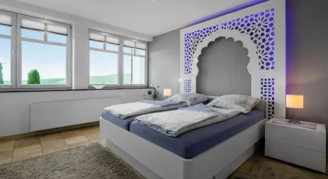 Lavish Holiday Home in Bad Munstereifel With Sauna, Забронировать Дом для отпуска Бад-Мюнстерайфель Айфель, рядом с Городской аутлет-центр Münstereifel