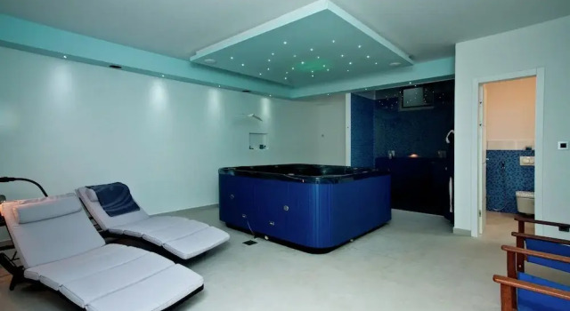 Modern Apartment with Private Pool in Split