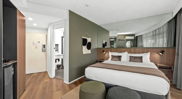 Номер Standard с балконом Madison Tower Mill Hotel