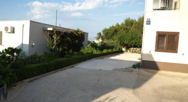 Apartments Ljilja sea view