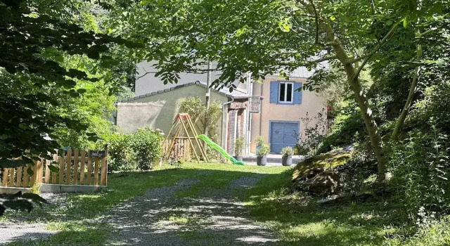 Cottage by River With Spa Near Carcassonne, Buchen Sie Resort Caudebronde Frankreich