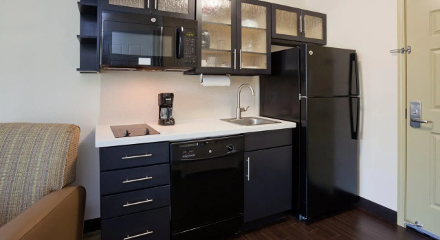 Четырёхместный люкс Candlewood Suites Dickinson by IHG