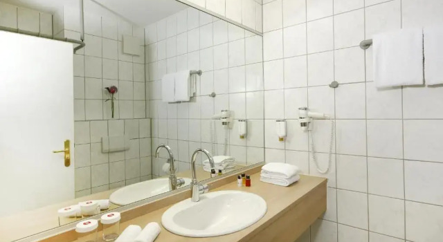 Номер Standard H+ Hotel Wiesbaden Niedernhausen