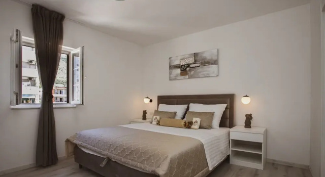 Luxury Modern House, Just 1 min Walk to the Beach, Rezerwuj Apartament Hotele w Split-Dalmatia County z parkingiem, Parking