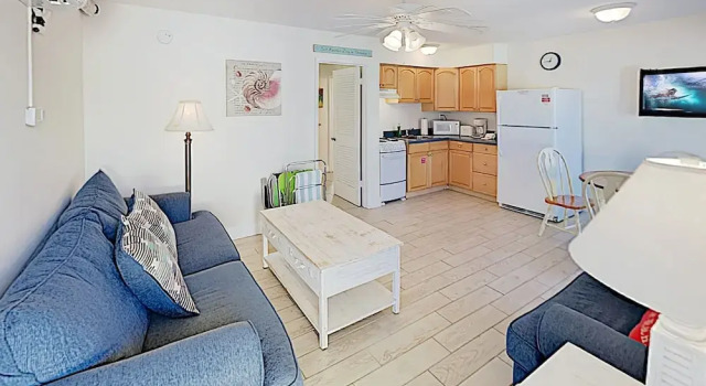 New Listing! Peaceful On Siesta Key Beach 1 Bedroom Apts