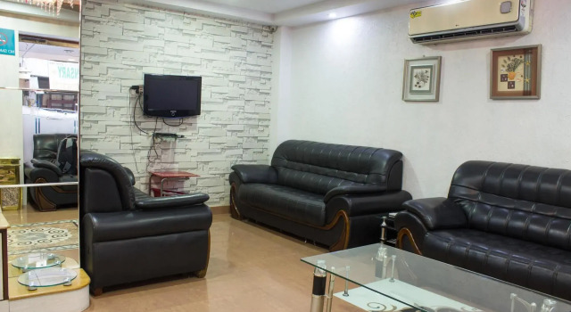 OYO Rooms Sadar Nagpur, Забронировать Отель Отели штата Махараштры 3 звезды, 3*