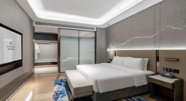 Люкс Grand Rezen Hotel Castfast Dong Guan