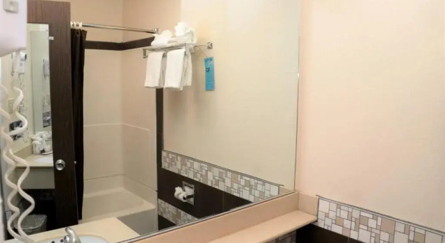 Четырёхместный номер Standard California Inn Barstow