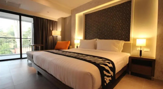 Двухместный номер Deluxe с балконом Season Five Hotel