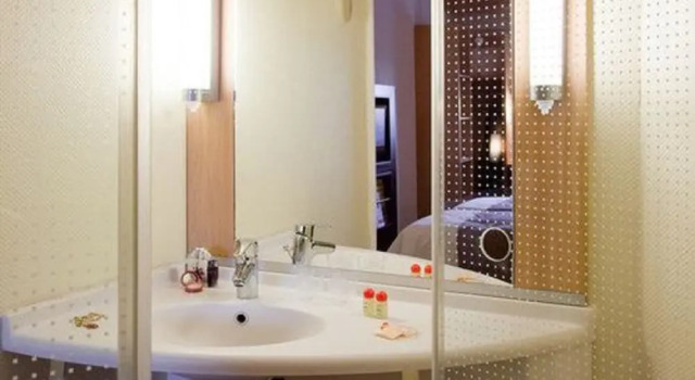 Трёхместный полулюкс Hani Hotel