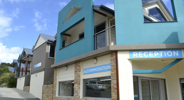 Sea Foam Villas, Book Hotel  