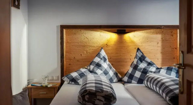 Cosy Holiday Flat With Garden in Wenns, Prenota Hotel Hotel a Tirolo con parcheggio, Parcheggio