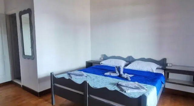 HOTEL KM 0, Boek Hotel Hotels in Constanta met zwembad, Zwembad