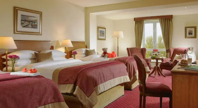 Семейный номер Standard Galway Bay Hotel Conference & Leisure Centre