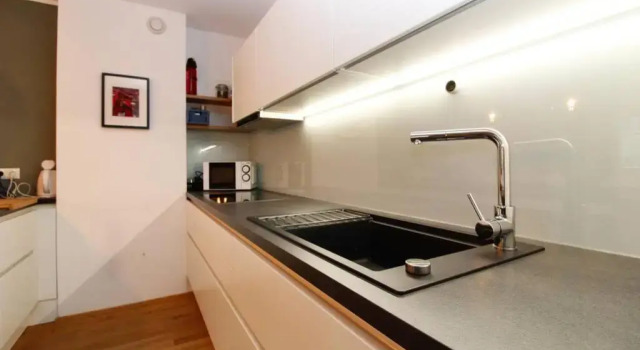 Апартаменты MODERN spacious, 2 BEDROOM, FREE PARKING