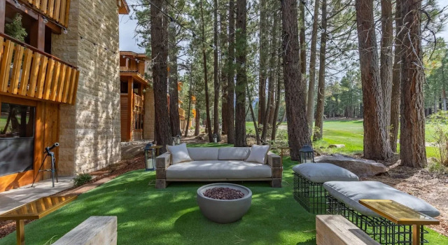 Коттедж Obsidian 7 Deluxe 5000 sq ft House, Private Jacuzzi and Movie Theater, Close to Eagle by RedAwning