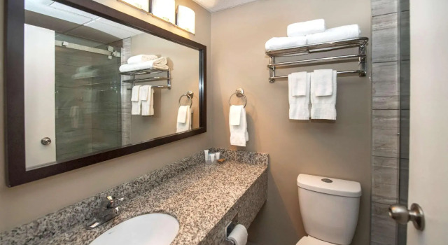 Двухместный номер Standard Clarion Pointe Medicine Hat Saamis Tepee
