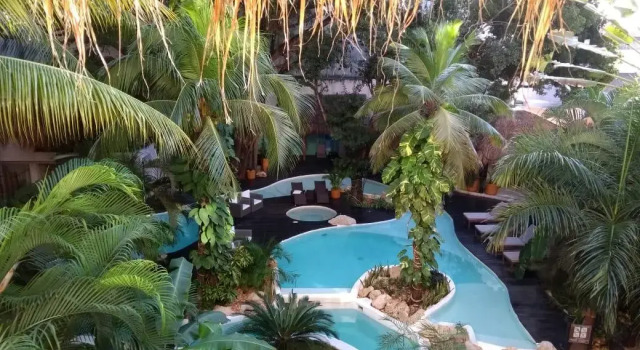 Полулюкс La Tortuga Hotel & Spa