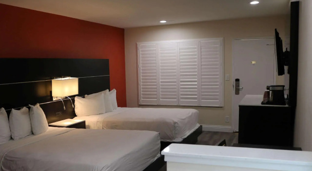 Четырёхместный номер Standard Motel 6 Vallejo, CA - Napa Valley