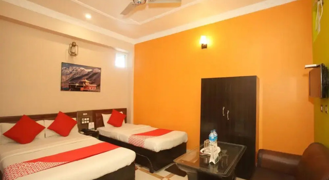 Oyo 512 Hotel Brindaban
