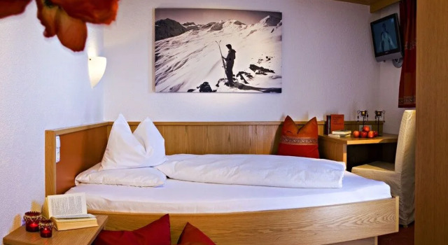 Hotel Alpenfriede, Rezerwuj Hotel Hotele w Tyrol z parkingiem, Parking
