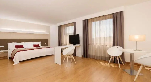 Полулюкс Standard Hotel Coimbra Aeminium, Affiliated by Meliá