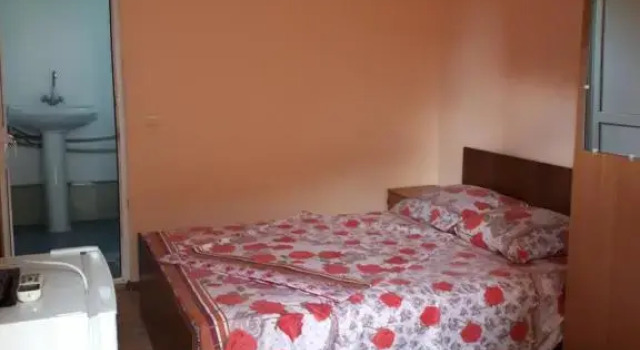 Guest house Delfin, Забронировать Гостевой дом Отели Гагрский района с парковкой, Парковка